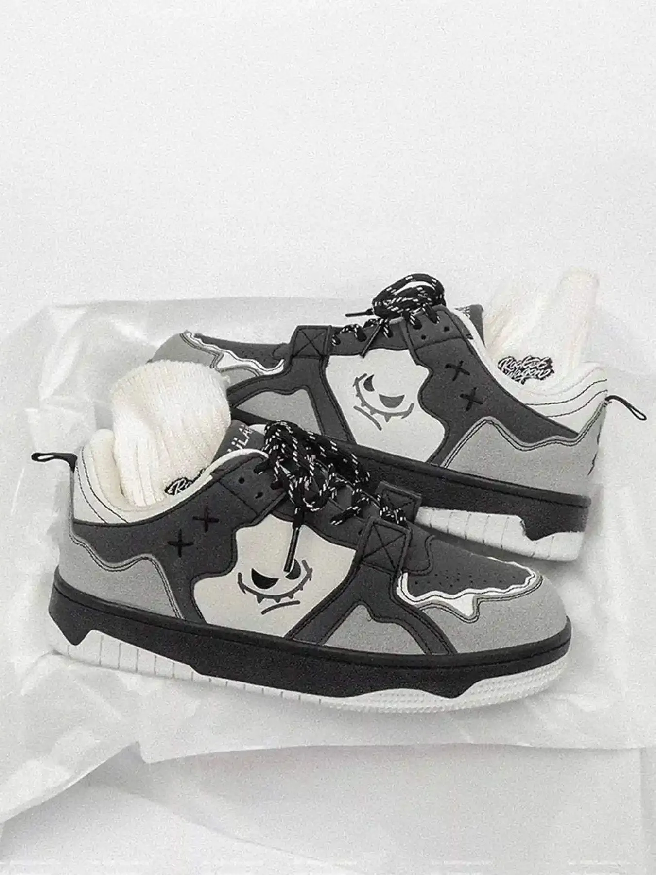 Disguisen Fashionable And Versatile Sports Board Shoes