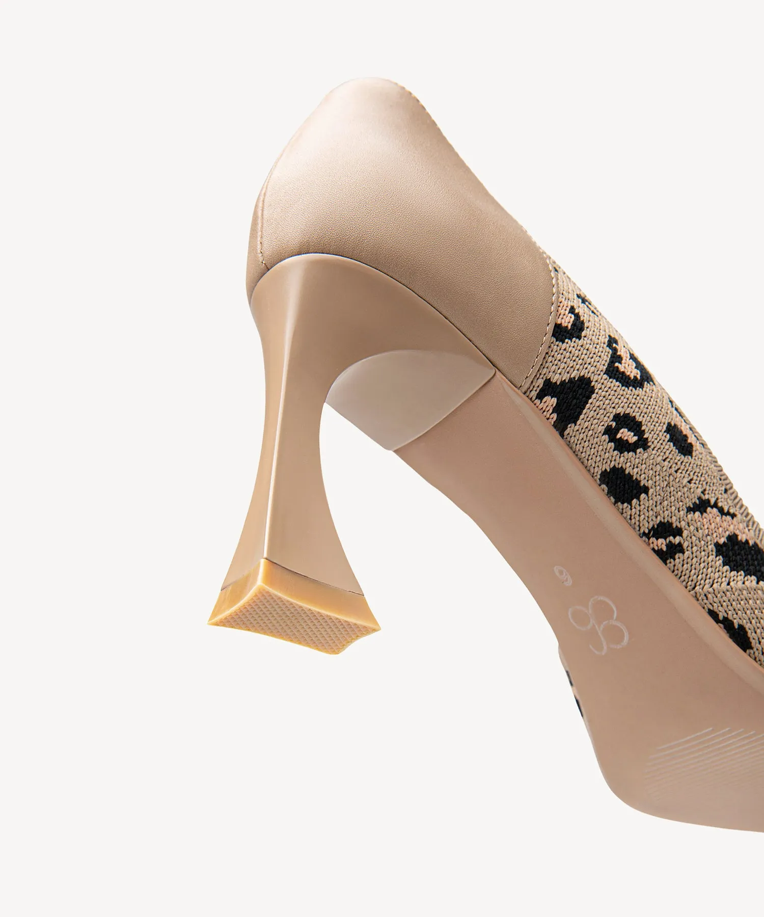 Minimalist Elegance Pointed Toe Heeled Pumps