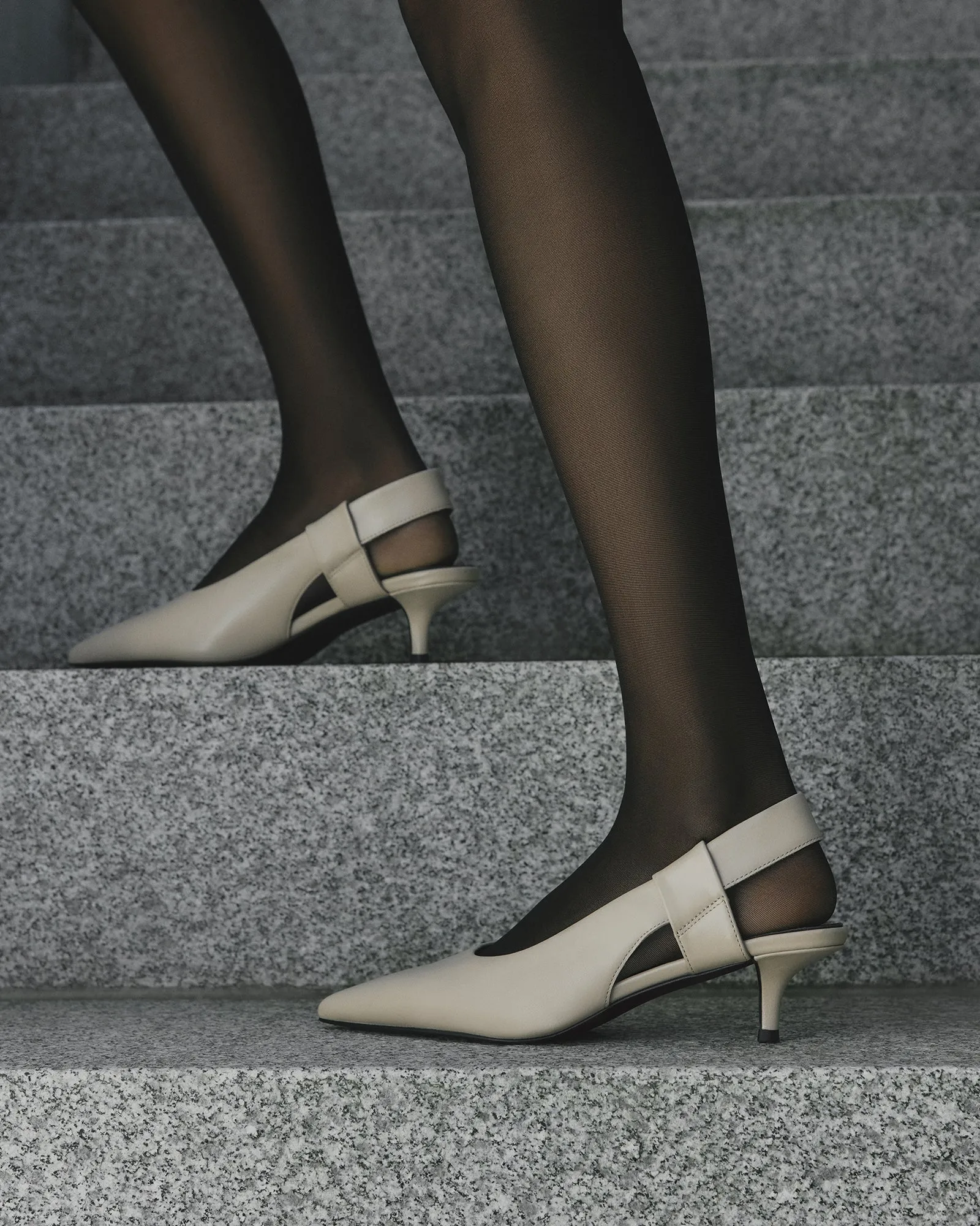ROSA LOW HEELS SAND LEATHER